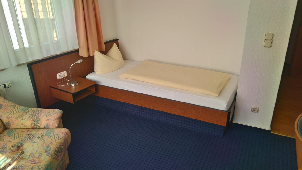 Hotel Loewensteiner Hof Haus Am Neuplatz Вертгейм Экстерьер фото